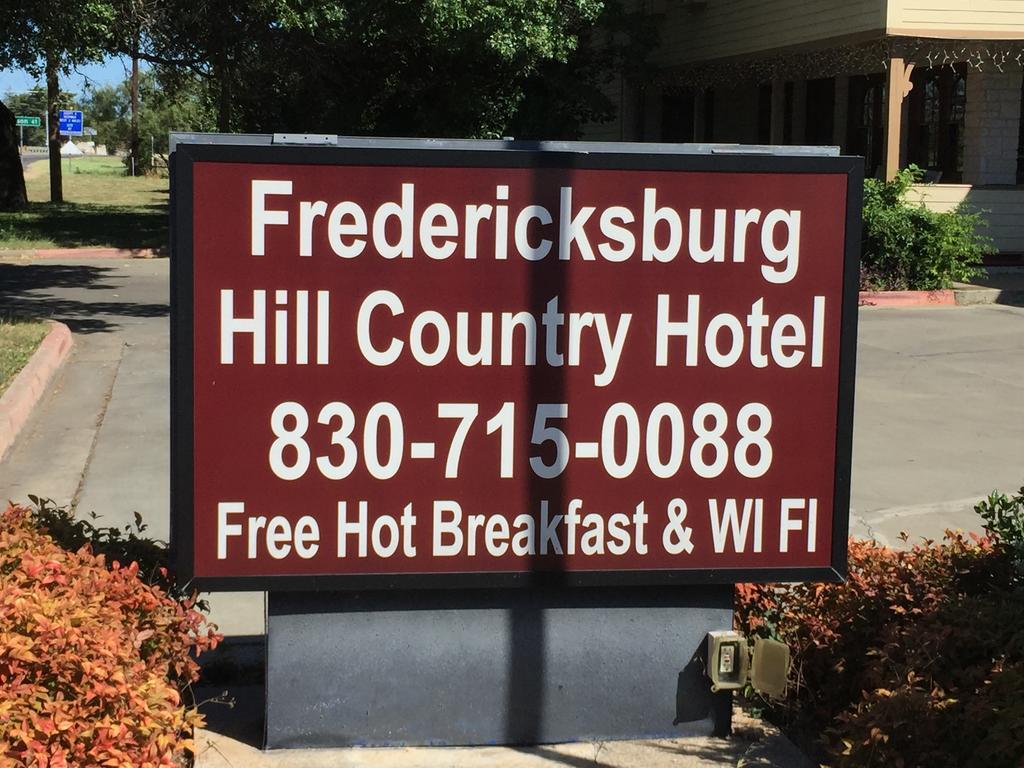 Fredericksburg Hill Country Hotel Extérieur photo