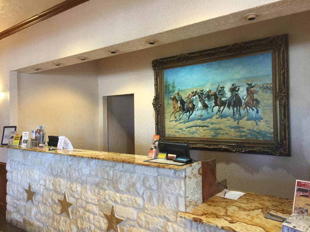 Fredericksburg Hill Country Hotel Extérieur photo