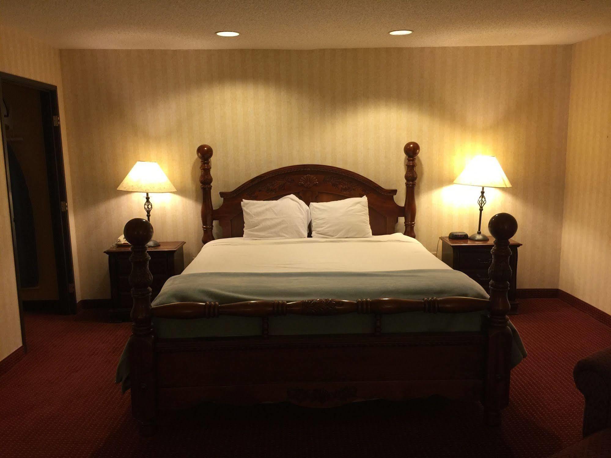 Fredericksburg Hill Country Hotel Extérieur photo