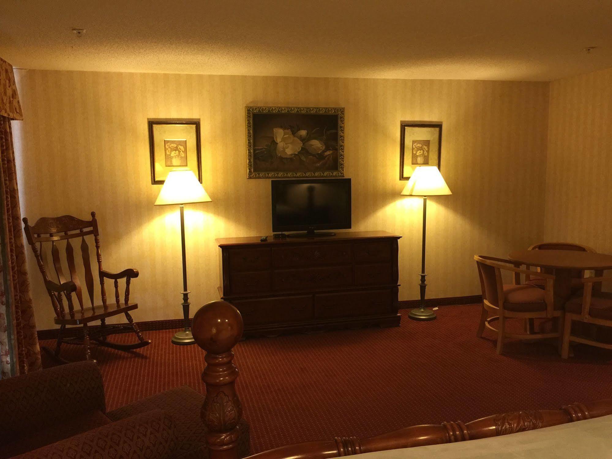 Fredericksburg Hill Country Hotel Extérieur photo