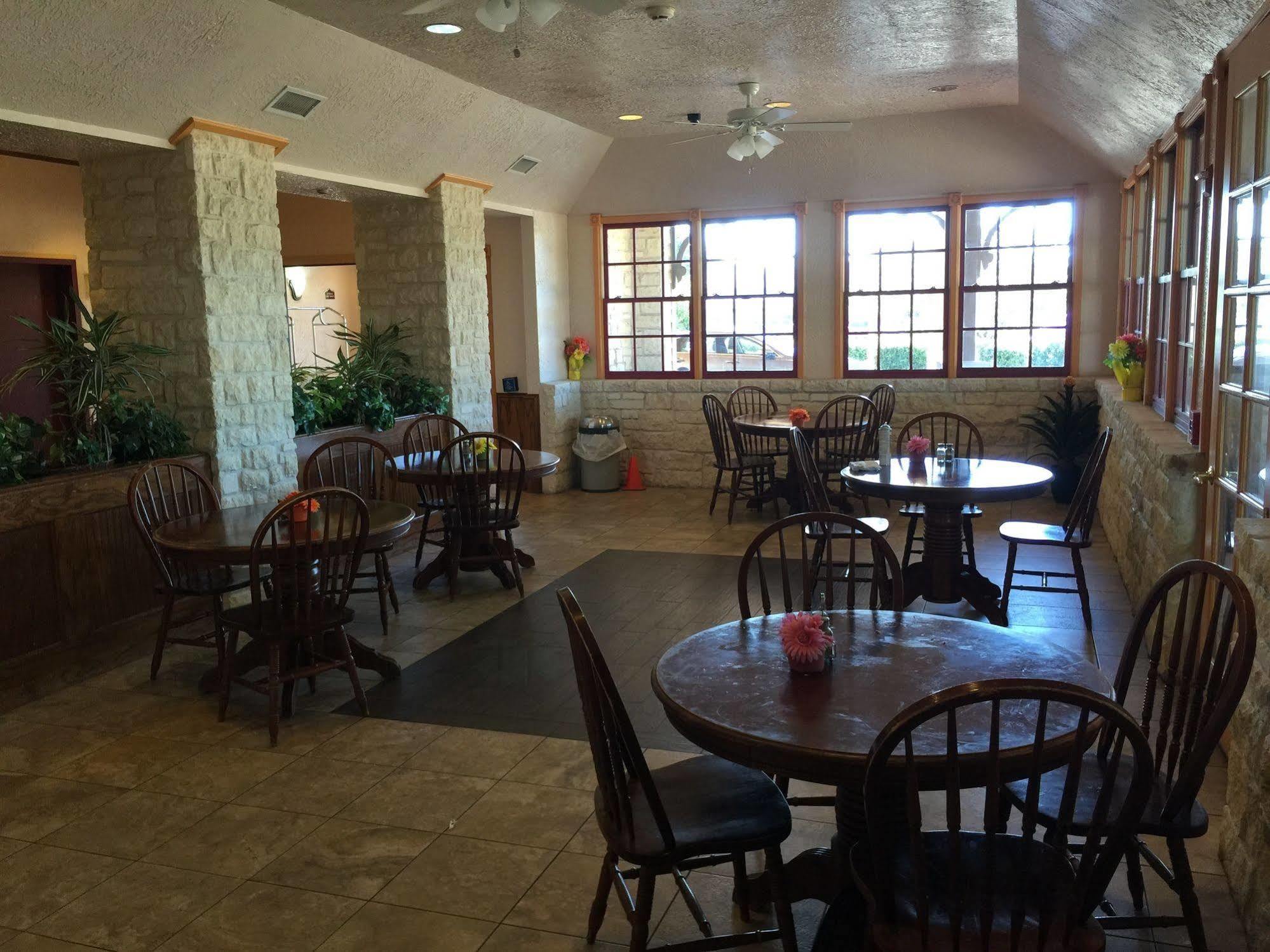 Fredericksburg Hill Country Hotel Extérieur photo