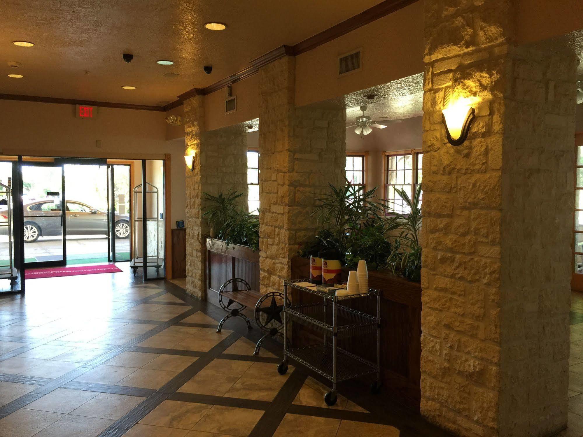 Fredericksburg Hill Country Hotel Extérieur photo